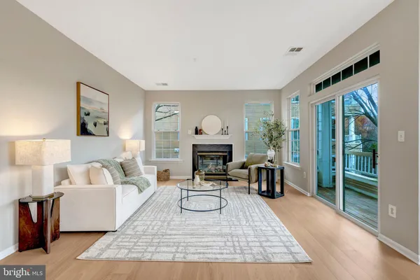 $525,000 | 4200 Mozart Brigade Lane, Unit Q, Fairfax, VA 22033