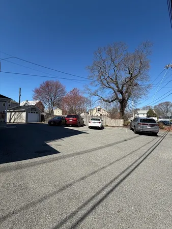 $2,500 | 32 Pond Street, Unit 1, Attleboro, MA 02703