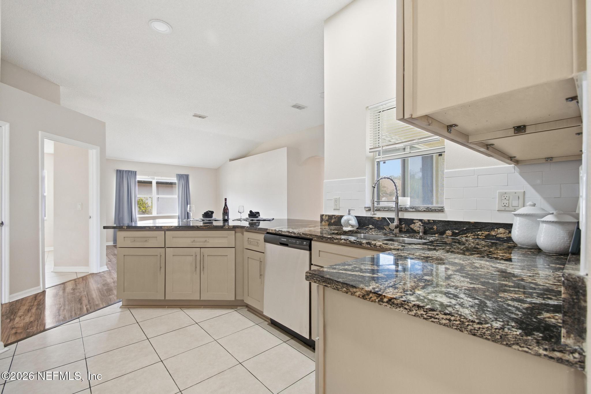 33 Phoenix Lane Palm Coast, FL 32164 - Photo 20 of 65 RBP_7400