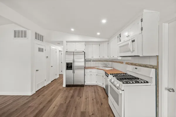 $465,000 | 4829 St Lynn Lane, Carmichael, CA 95608