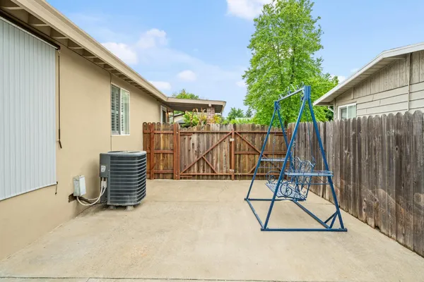 $465,000 | 4829 St Lynn Lane, Carmichael, CA 95608