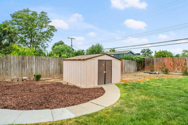 $465,000 | 4829 St Lynn Lane, Carmichael, CA 95608