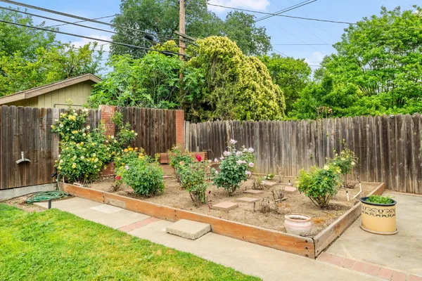 $465,000 | 4829 St Lynn Lane, Carmichael, CA 95608