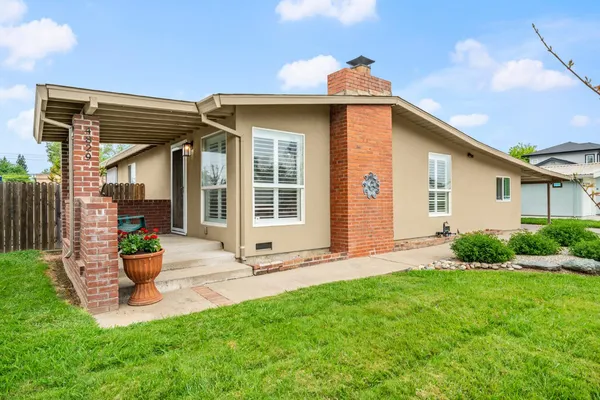 $465,000 | 4829 St Lynn Lane, Carmichael, CA 95608