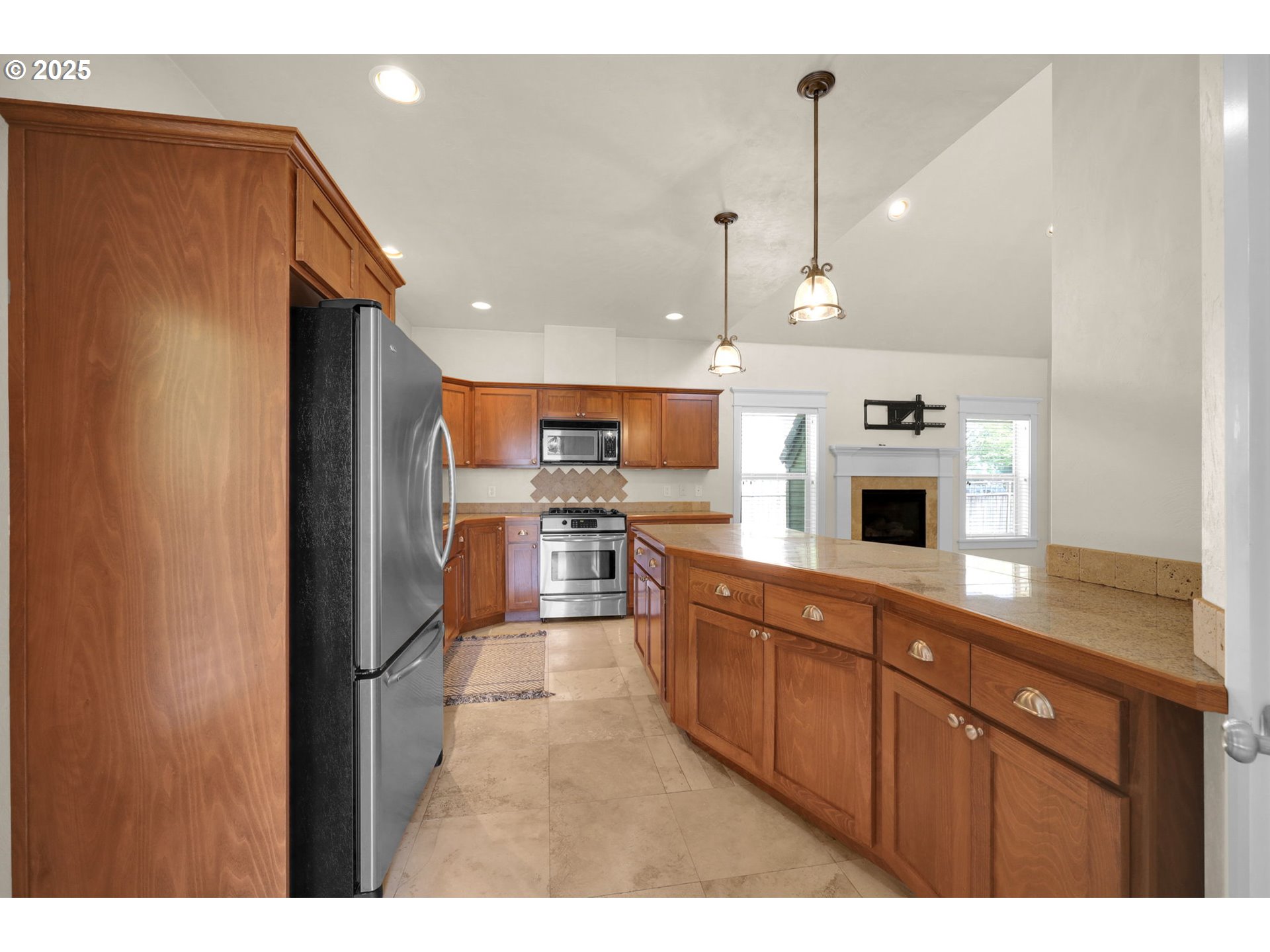 3435 Meadow View Drive Eugene, OR 97408 - Photo 2 of 42