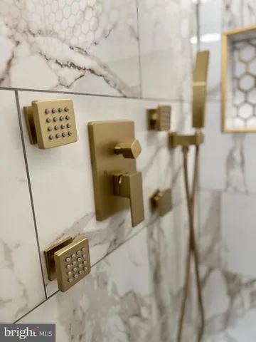 a view of utility room