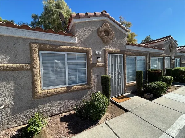 $1,425 | 2105 Sleepy Court, Las Vegas, NV 89106