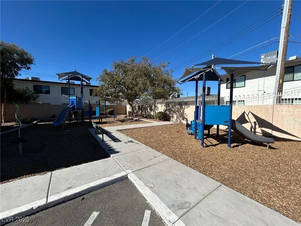 $1,425 | 2105 Sleepy Court, Las Vegas, NV 89106