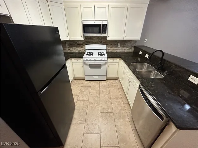 $1,600 | 2105 Sleepy Court, Las Vegas, NV 89106