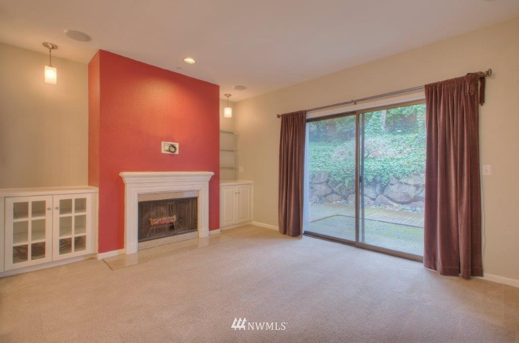 11547 Southeast 175th Street, Unit 1 Renton, WA 98055 - Photo 5 of 17