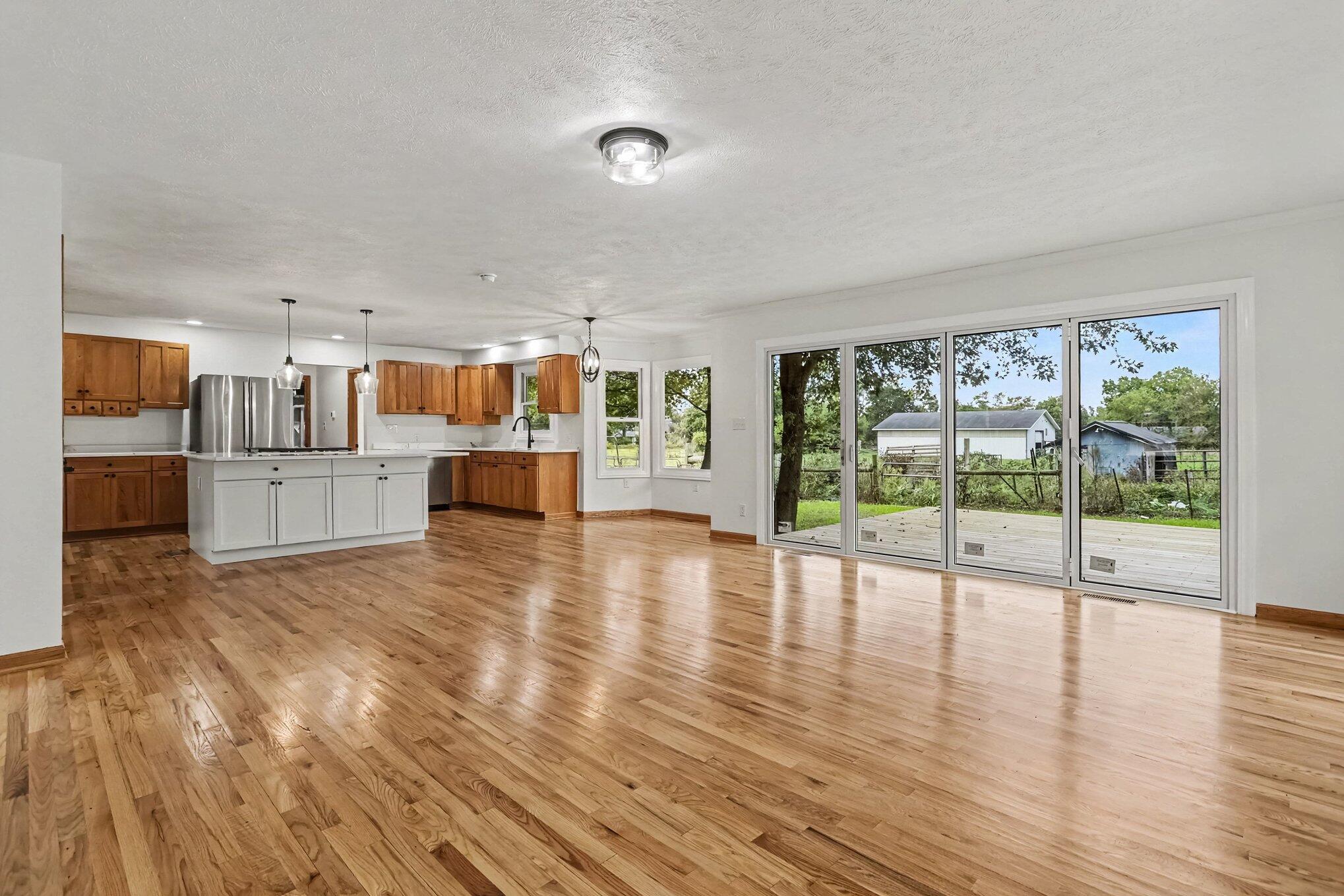 2415 Burton Road Niles, MI 49120 - Photo 12 of 36 012_file_5488