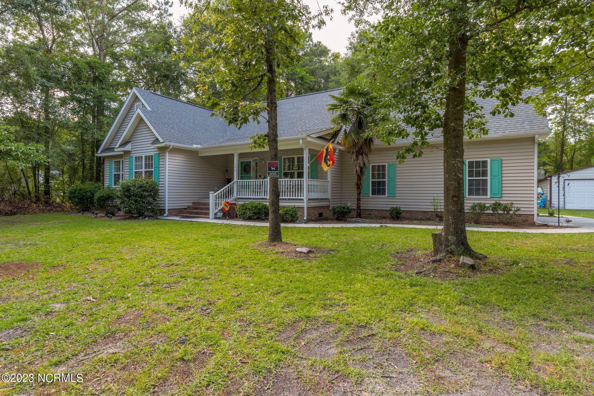 582 Deer Run Road New Bern, NC 28562 - Photo 3 of 43 582 Deer Run Rd-5
