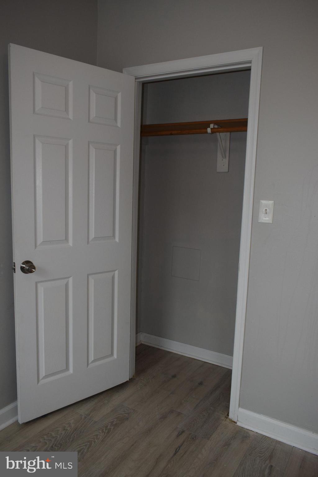 346 South Payson Street Baltimore, MD 21223 - Photo 7 of 29 a view of empty room
