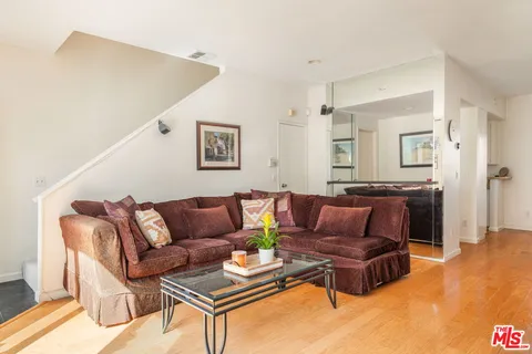 $685,000 | 4242 Stansbury Avenue, Unit 116, Sherman Oaks, CA 91423