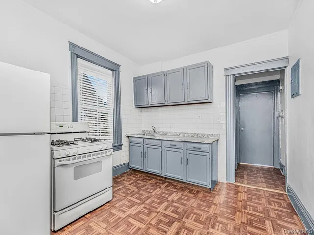 $749,999 | 759 East 218th Street | Williamsbridge