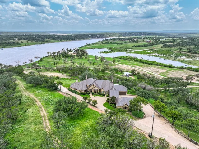 $2,700,000 | 259 Chimney Cove Drive, Marble Falls, TX 78654