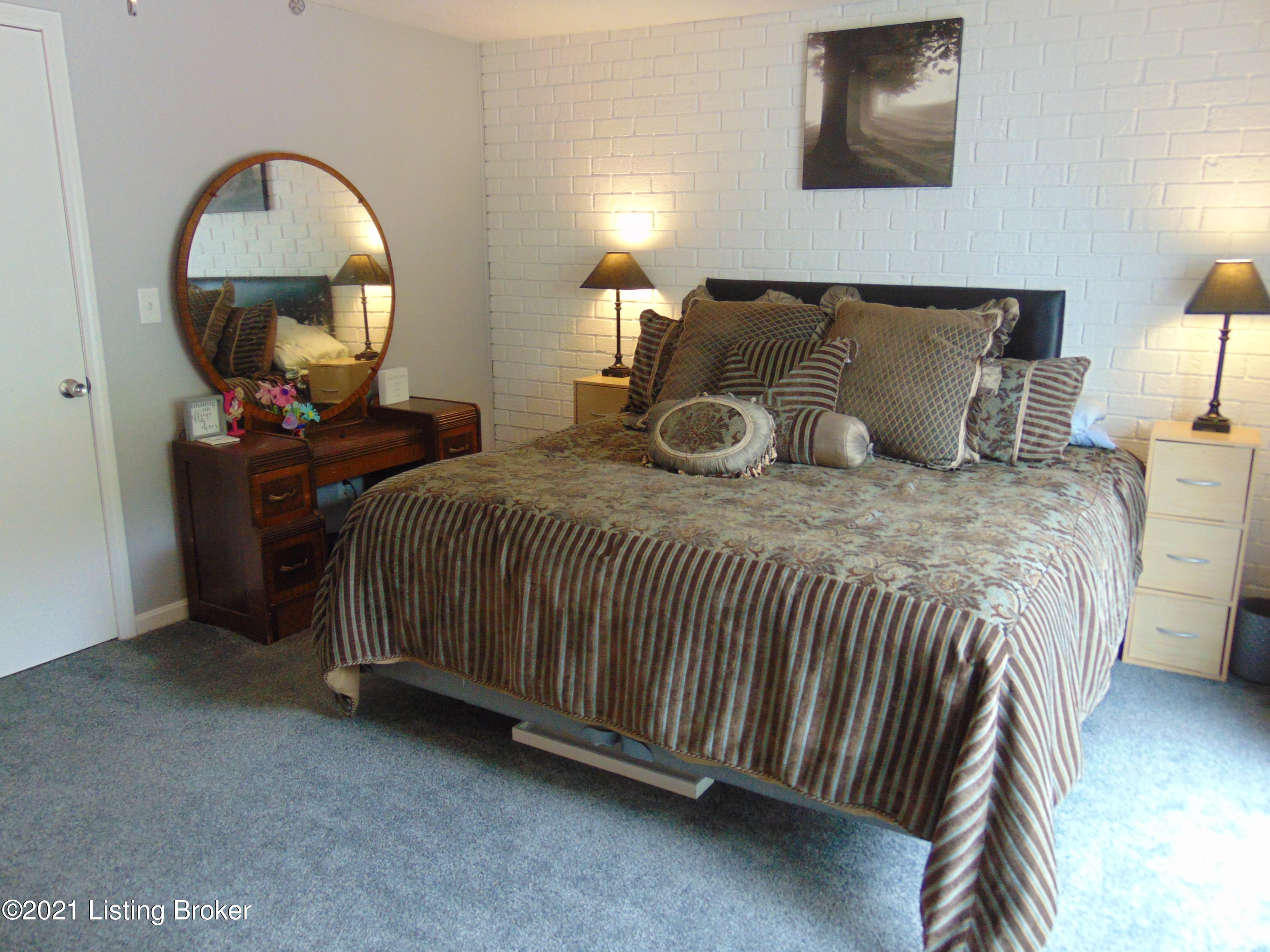 6601 Delton Road Louisville, KY 40258 - Photo 28 of 65 XL Primary Bedroom