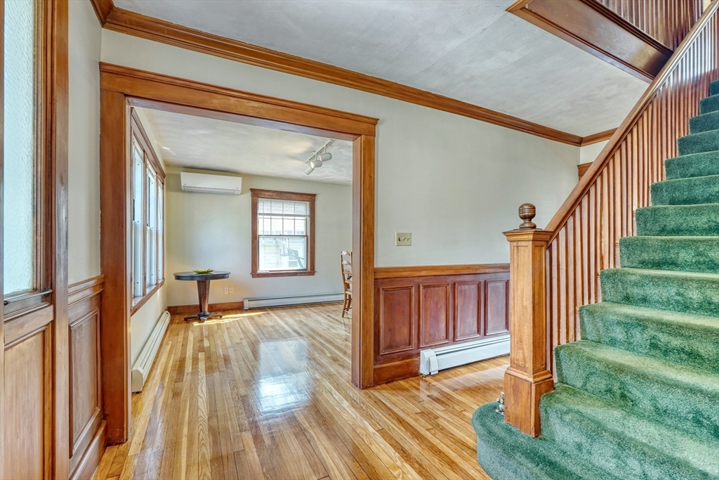 66 Richardson Road Melrose, MA 02176 - Photo 4 of 41 Gallery Image 4