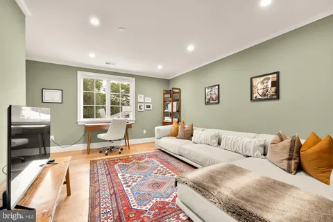 $4,100,000 | 5537 Hawthorne Place Northwest, Washington, DC 20016