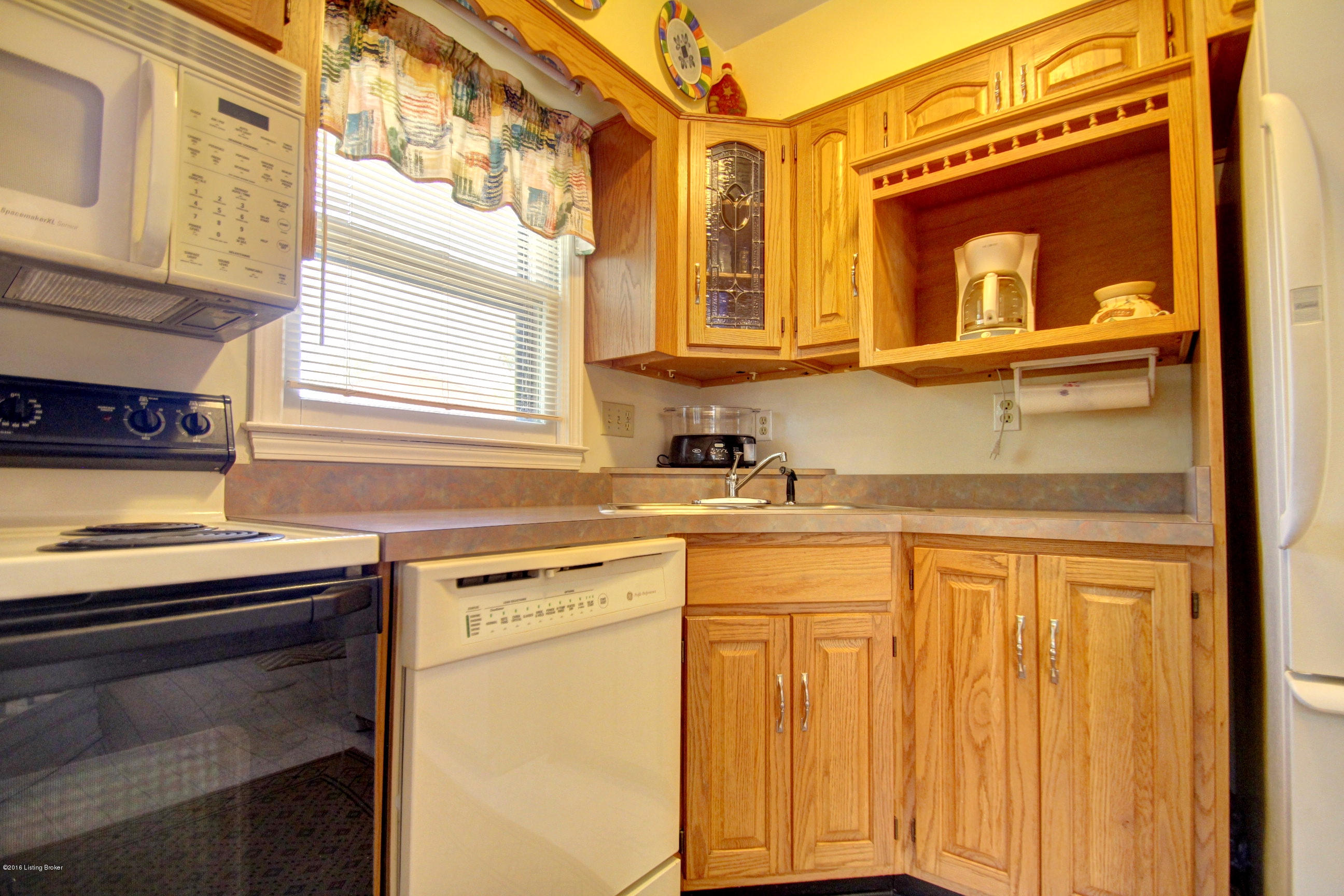 7401 Rambo Way Louisville, KY 40228 - Photo 8 of 36 8