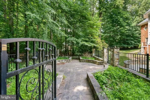 $2,550,000 | 190 Falcon Ridge Road, Great Falls, VA 22066