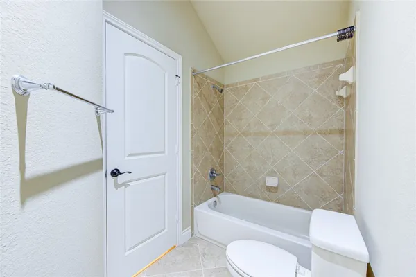 $3,180 | 4623 Montcliff Bend Lane, Sugar Land, TX 77479