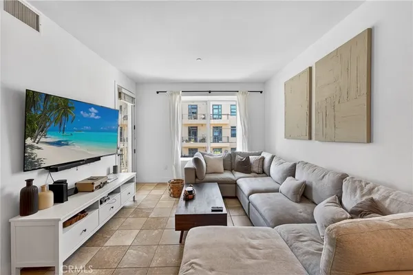 $4,000 | 150 The Promenade North, Unit 415, Long Beach, CA 90802