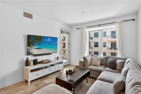 $4,000 | 150 The Promenade North, Unit 415, Long Beach, CA 90802