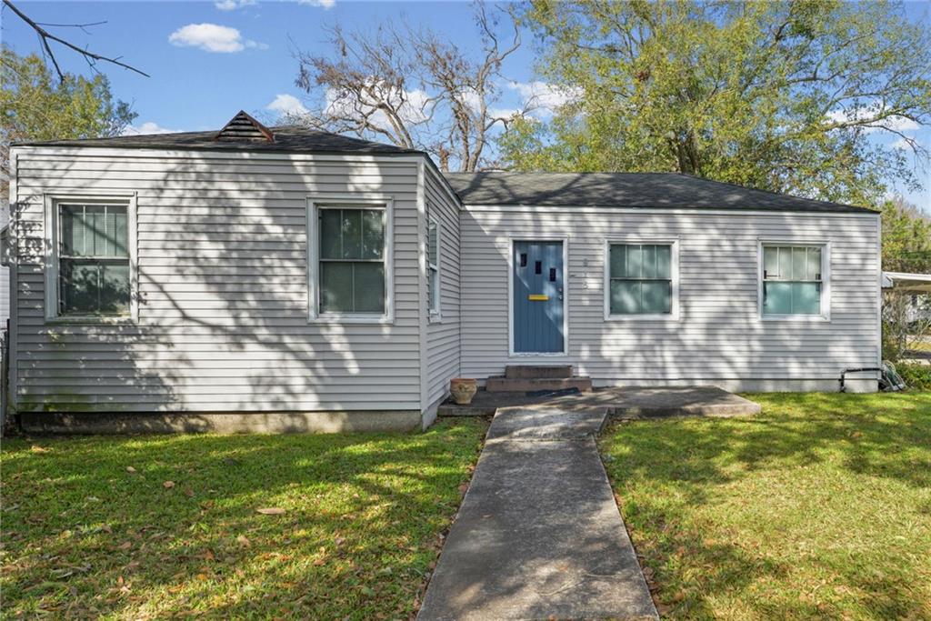 915 Isbell Street Gretna, LA 70053 - Photo 1 of 22
