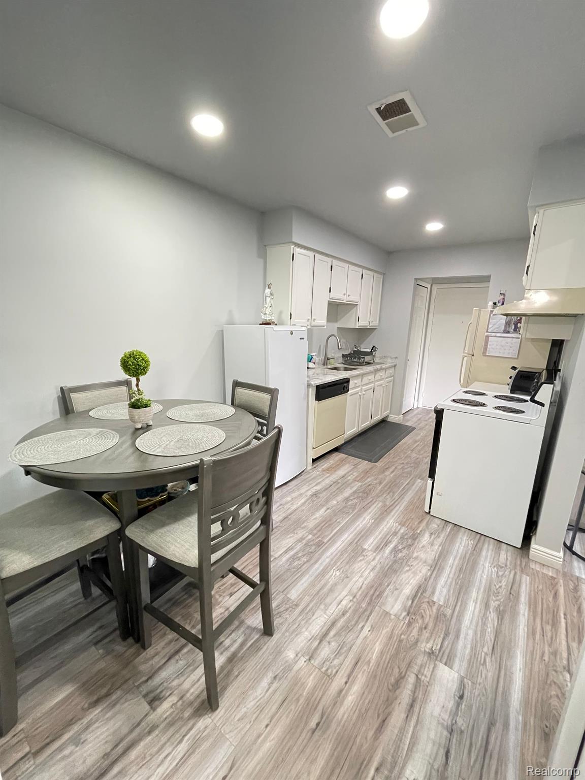 43244 Mound Road, Unit 1 Sterling Heights, MI 48314 - Photo 10 of 29 Gallery Image 10