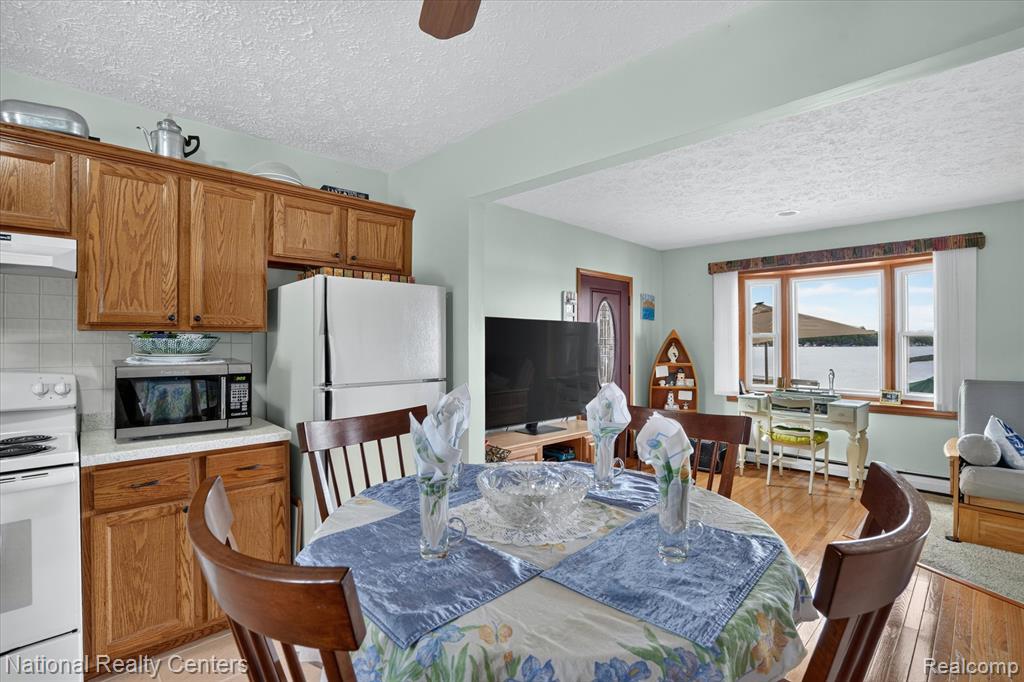 9450 Dexter-Pinckney Road Pinckney, MI 48169 - Photo 16 of 39