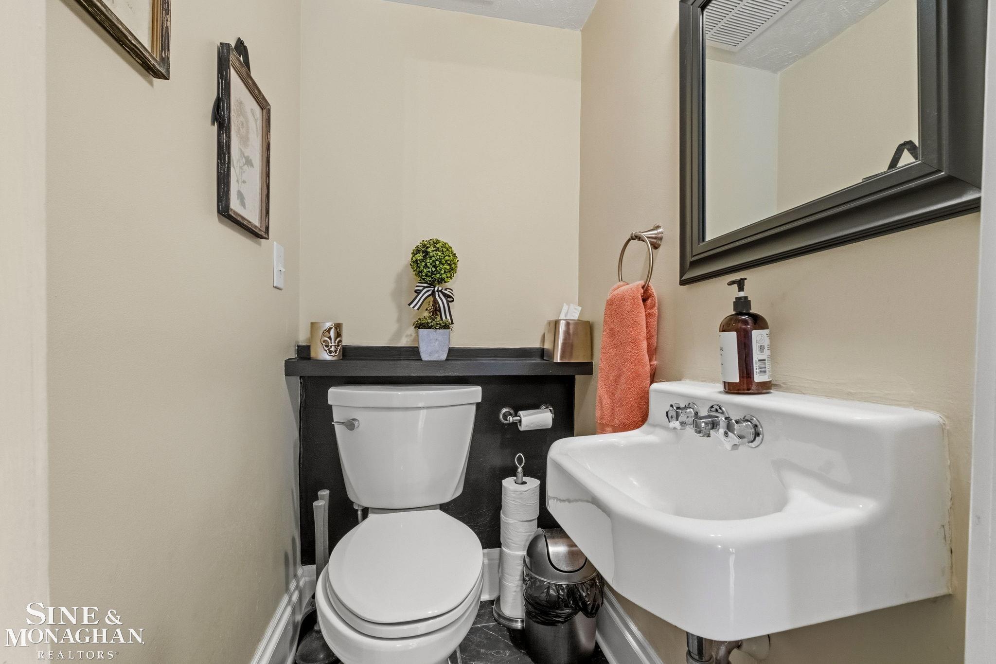 580 Hampton Road Grosse Pointe Woods, MI 48236 - Photo 27 of 77