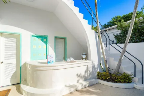 $8,895,000 | 162 Peruvian Avenue, Palm Beach, FL 33480