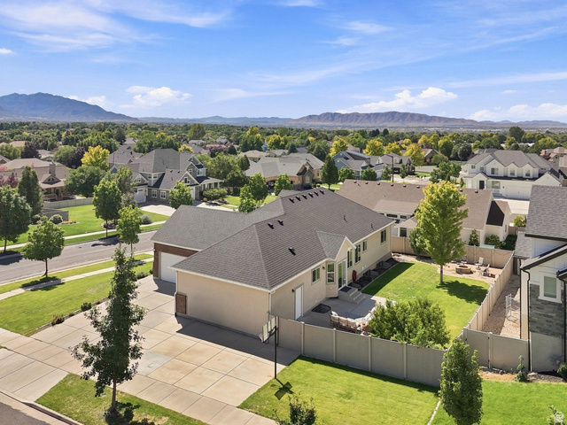 1997 East 600 South Springville, UT 84663 - Photo 9 of 54 Expansive paved driveway and attached garage