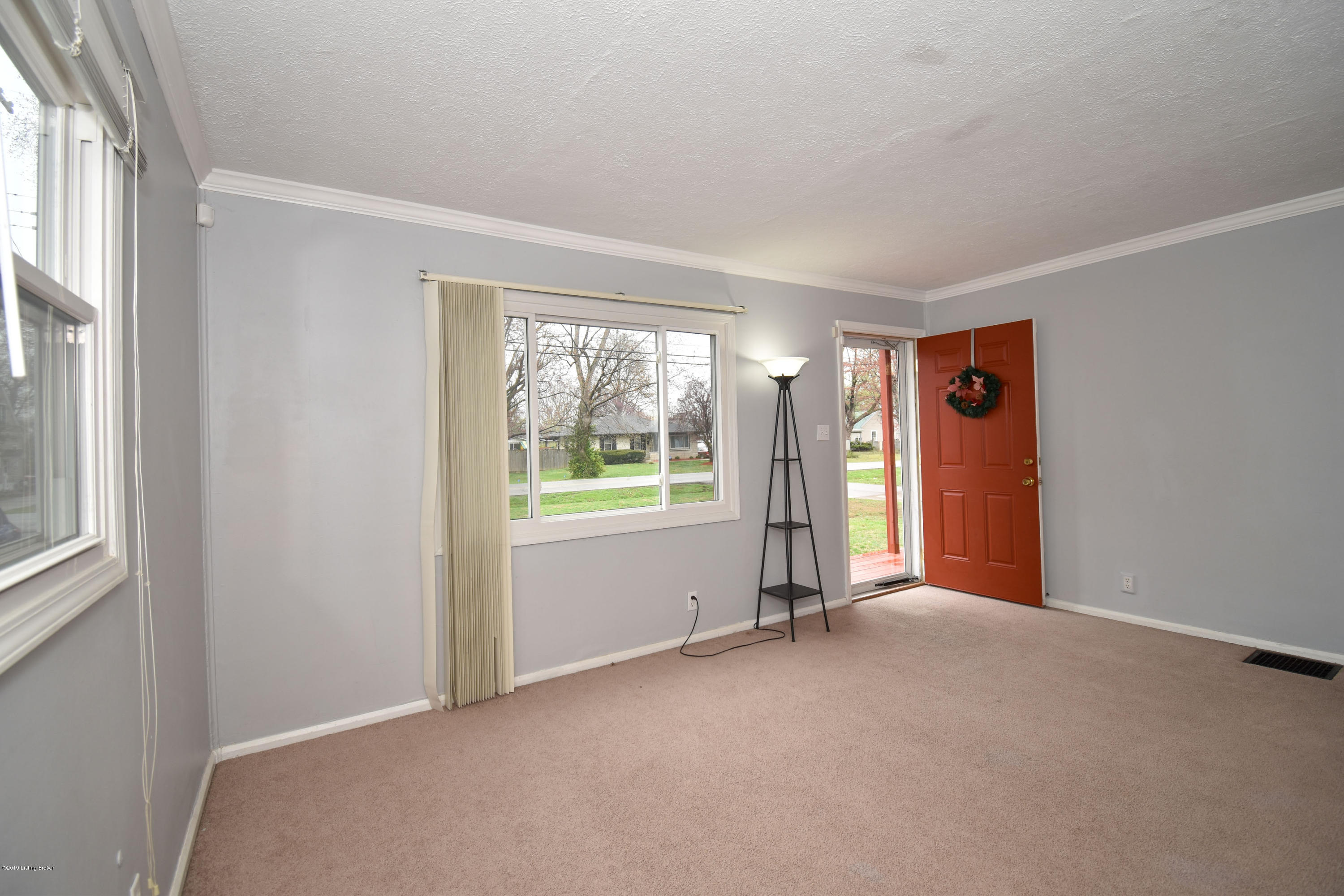 2710 Ralph Avenue Louisville, KY 40216 - Photo 7 of 44 DSC_0054-2