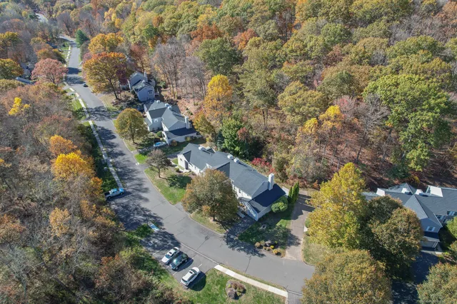 $369,900 | 49 Quarry Village Road, Unit 49, Cheshire, CT 06410