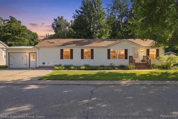 $132,000 | 508 Bush Lake Lane, Smiths Creek, MI 48074