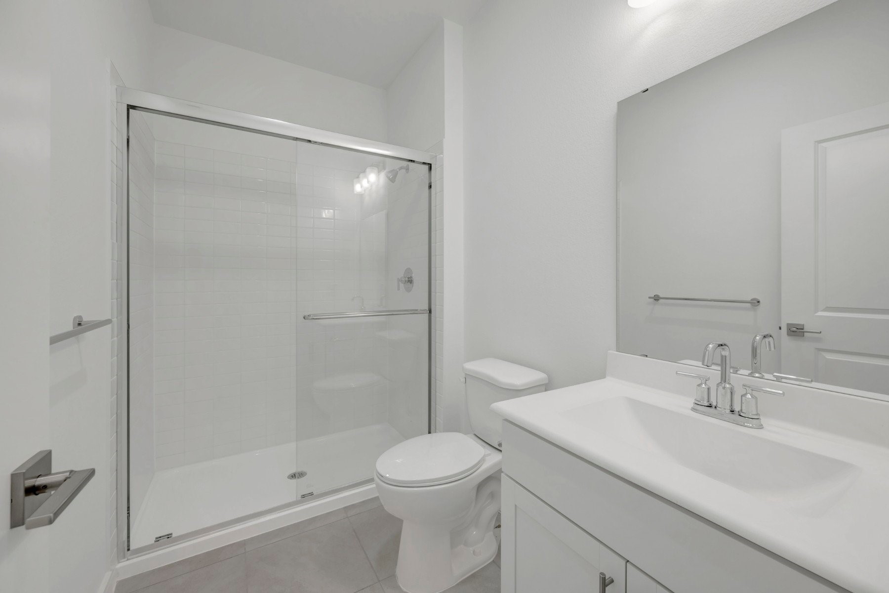 526 Samuel Rdg Drive Dayton, TX 77535 - Photo 23 of 45 Hall bath