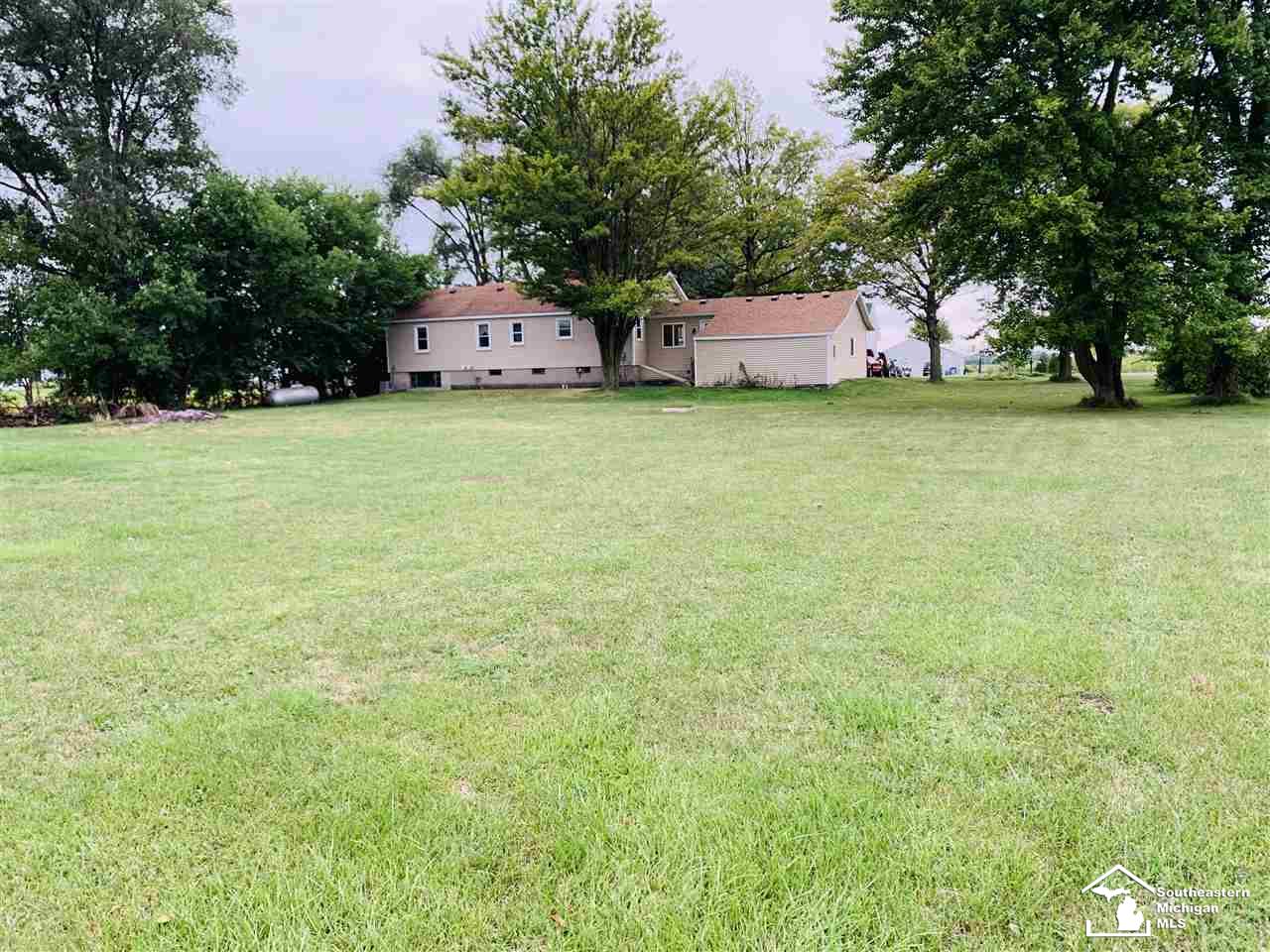 9644 Finzel Road Carleton, MI 48117 - Photo 3 of 18