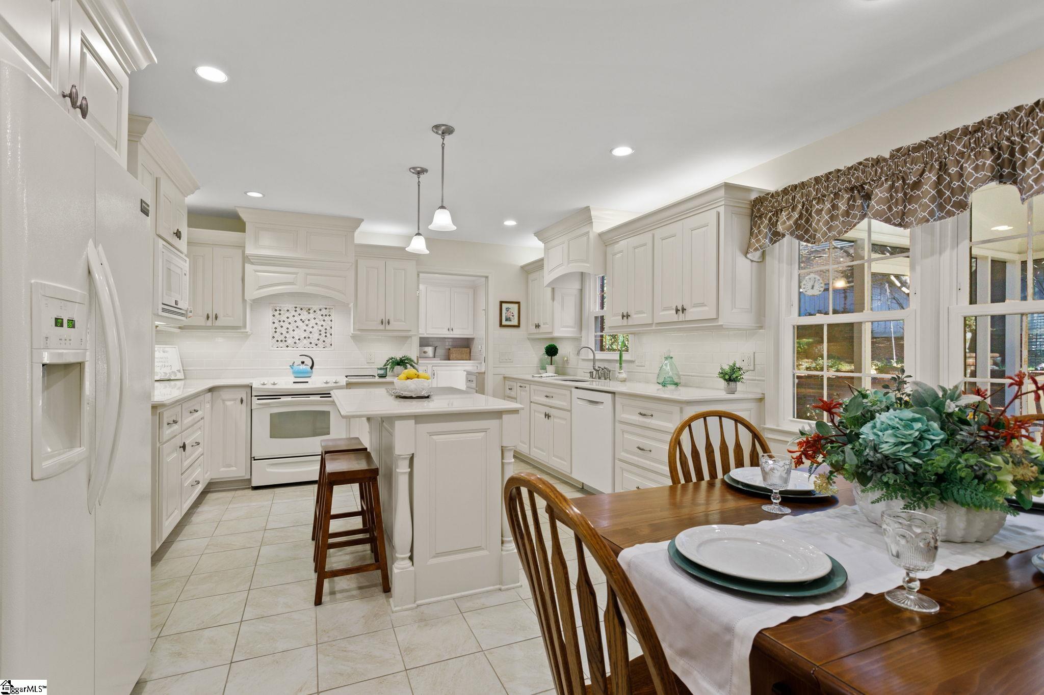 105 West Shallowstone Road Greer, SC 29650 - Photo 10 of 36 Gallery Image 10