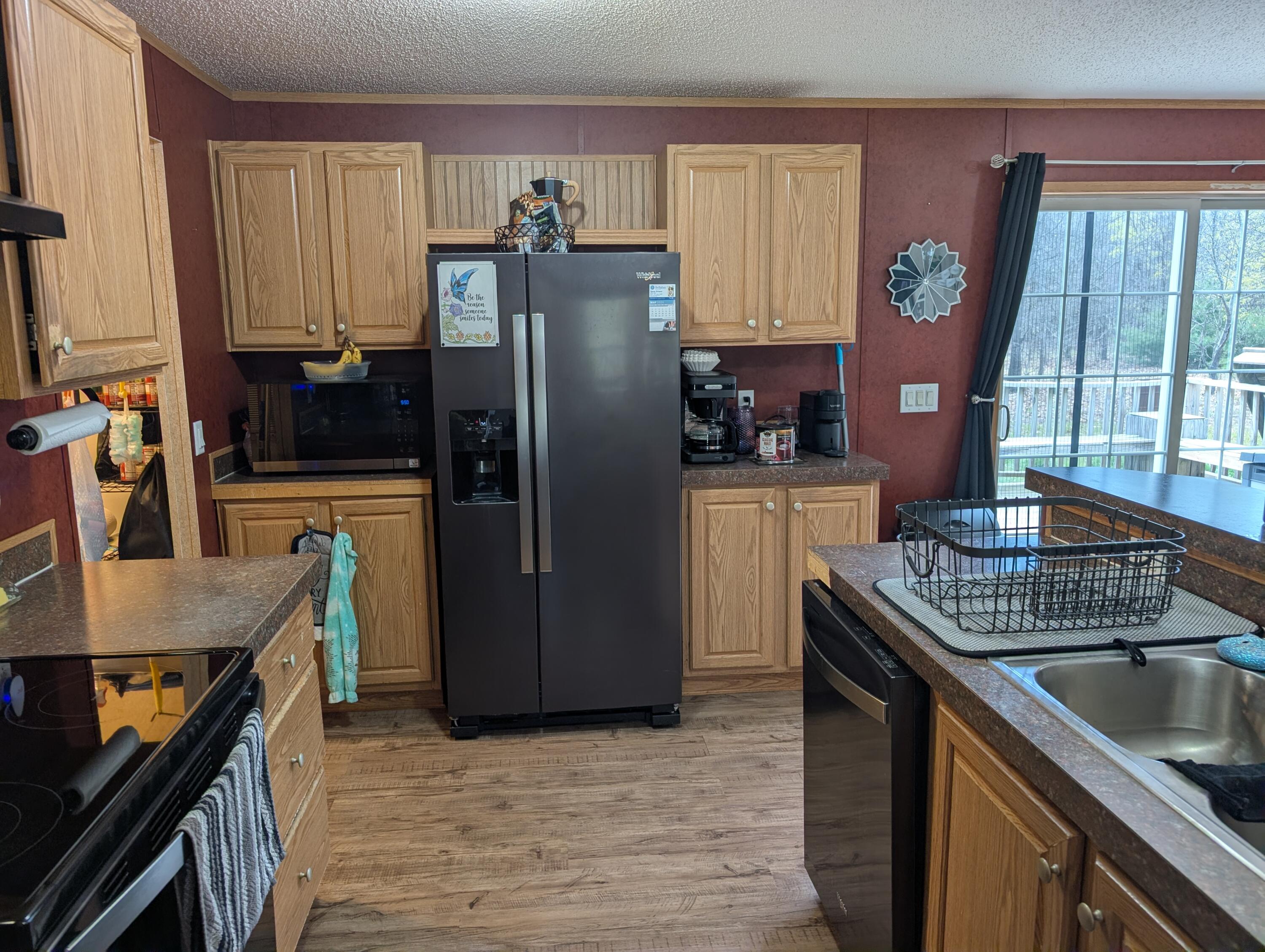 626 West River Road Muskegon, MI 49445 - Photo 14 of 28 River kitchen 4