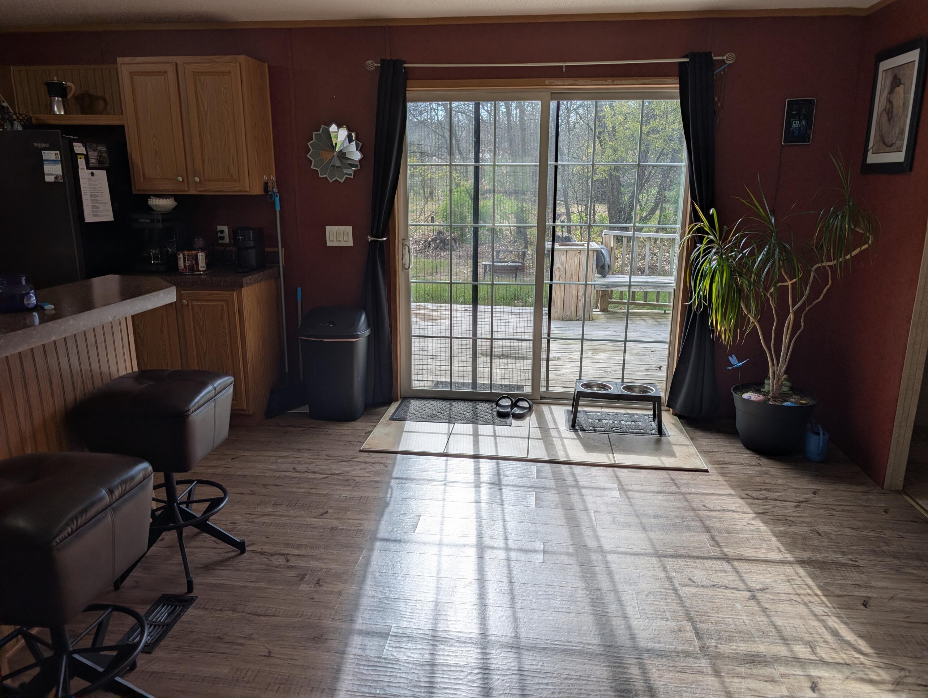 626 West River Road Muskegon, MI 49445 - Photo 15 of 28 River dining 3