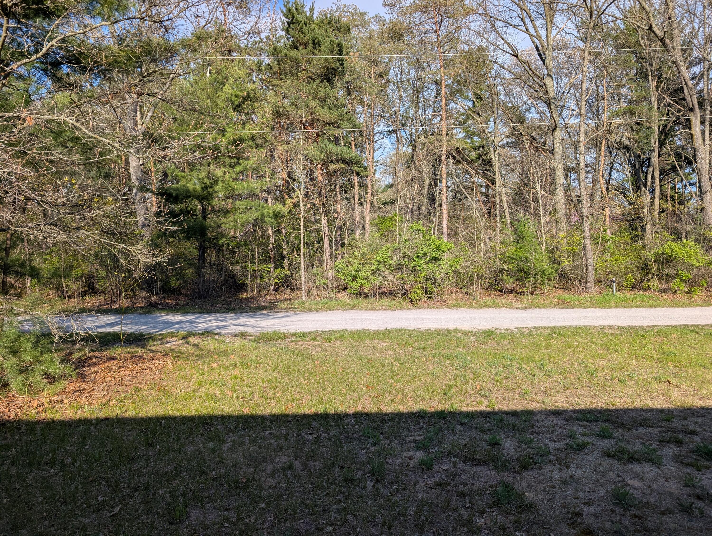626 West River Road Muskegon, MI 49445 - Photo 2 of 28 River front yard view
