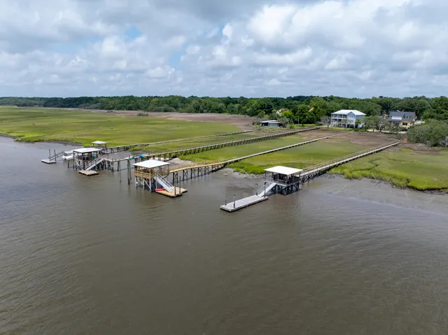 $949,000 | 2004 Sea Water Drive, Charleston, SC 29412