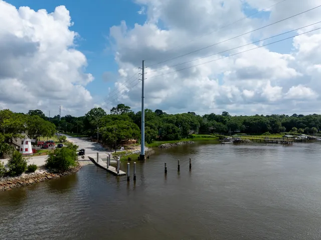 $949,000 | 2004 Sea Water Drive, Charleston, SC 29412