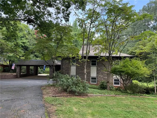 $359,900 | 105 East Brookwood Drive, Clemson, SC 29631