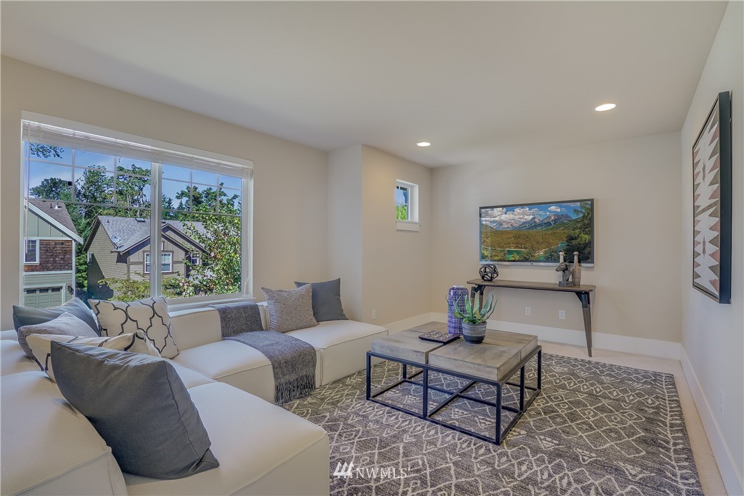 5221 Northeast 9th Place Renton, WA 98059 - Photo 16 of 25 Gallery Image 16