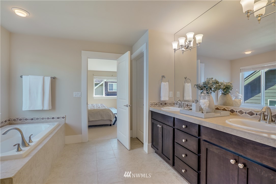 5221 Northeast 9th Place Renton, WA 98059 - Photo 18 of 25 Gallery Image 18