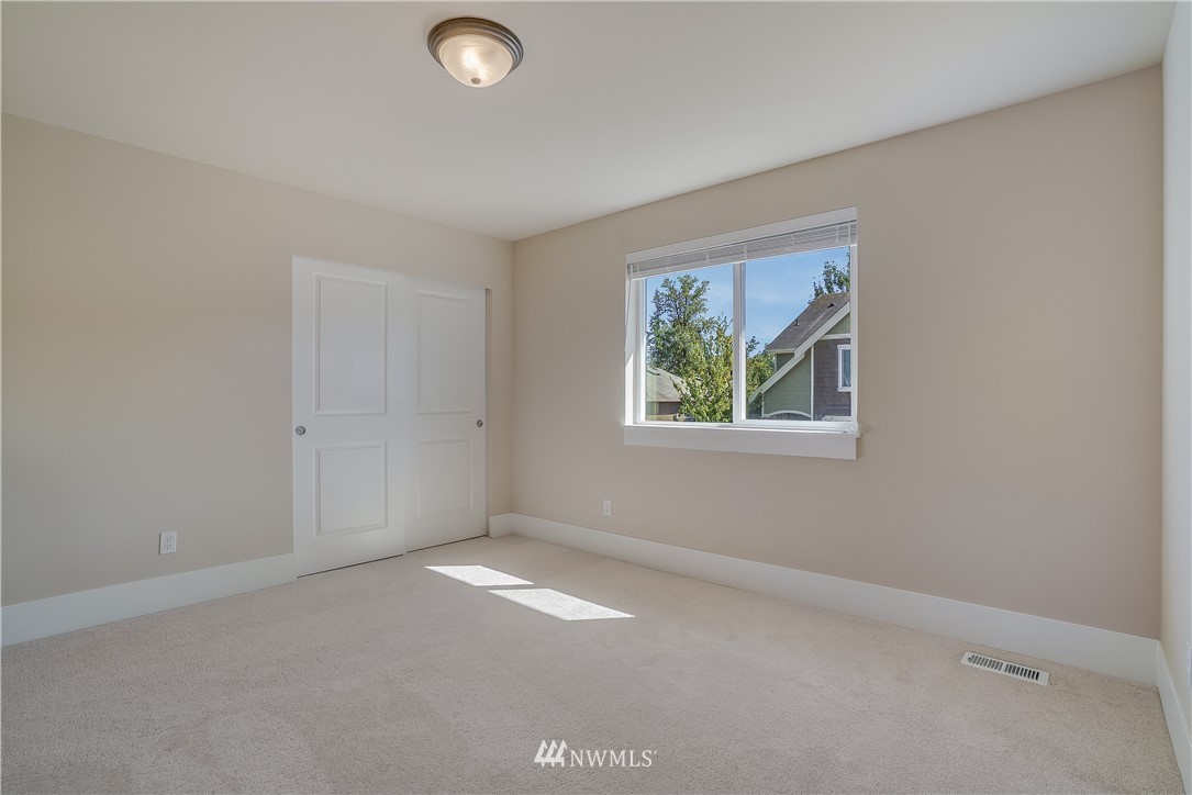 5221 Northeast 9th Place Renton, WA 98059 - Photo 23 of 25 Gallery Image 23