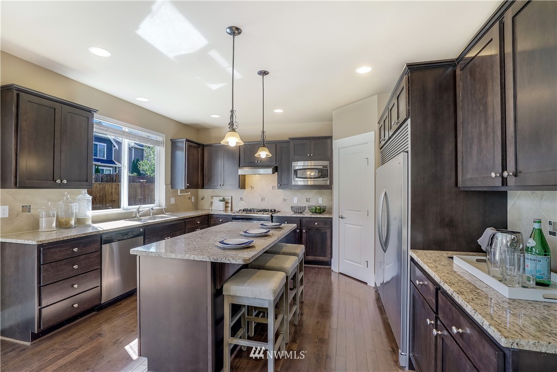 5221 Northeast 9th Place Renton, WA 98059 - Photo 10 of 25 Gallery Image 10